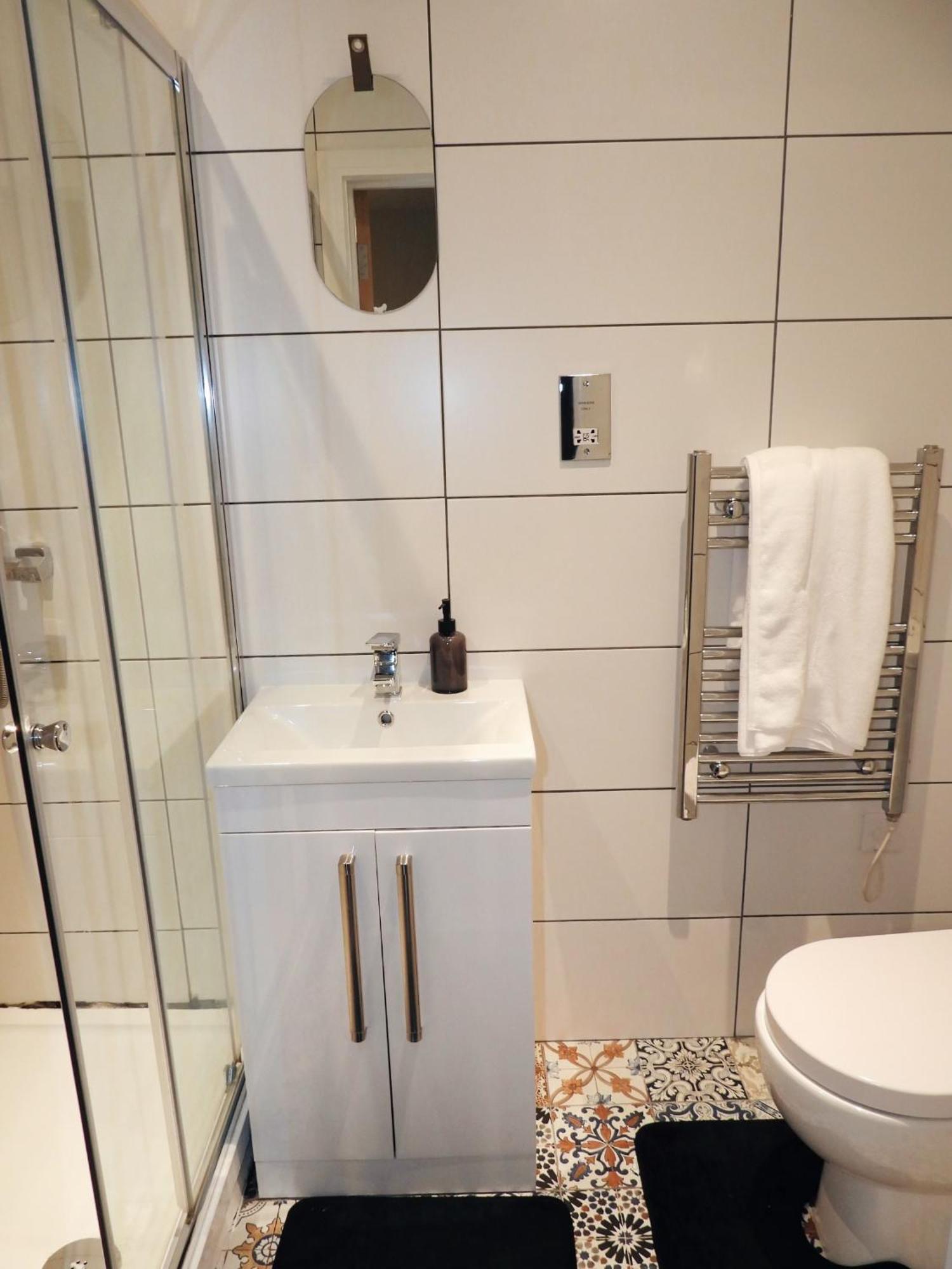 Urban View - Sleeps 6 *